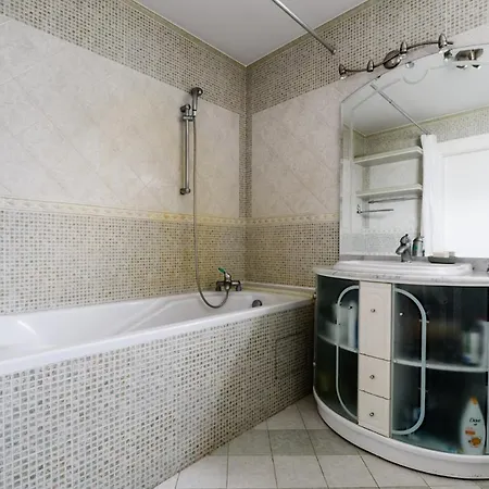 Apartmán 100m2 - 2 Sypialnie, 2 Lazienki, Salon, Kuchnia, Taras, Wifi, Rowery *