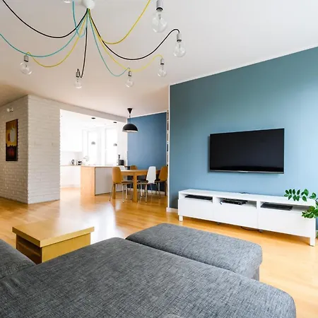 100m2 - 2 Sypialnie, 2 Lazienki, Salon, Kuchnia, Taras, Wifi, Rowery