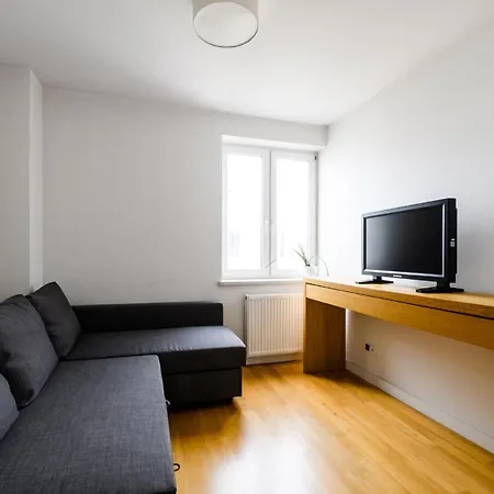 100m2 - 2 Sypialnie, 2 Lazienki, Salon, Kuchnia, Taras, Wifi, Rowery *