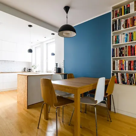 100m2 - 2 Sypialnie, 2 Lazienki, Salon, Kuchnia, Taras, Wifi, Rowery * وارسو